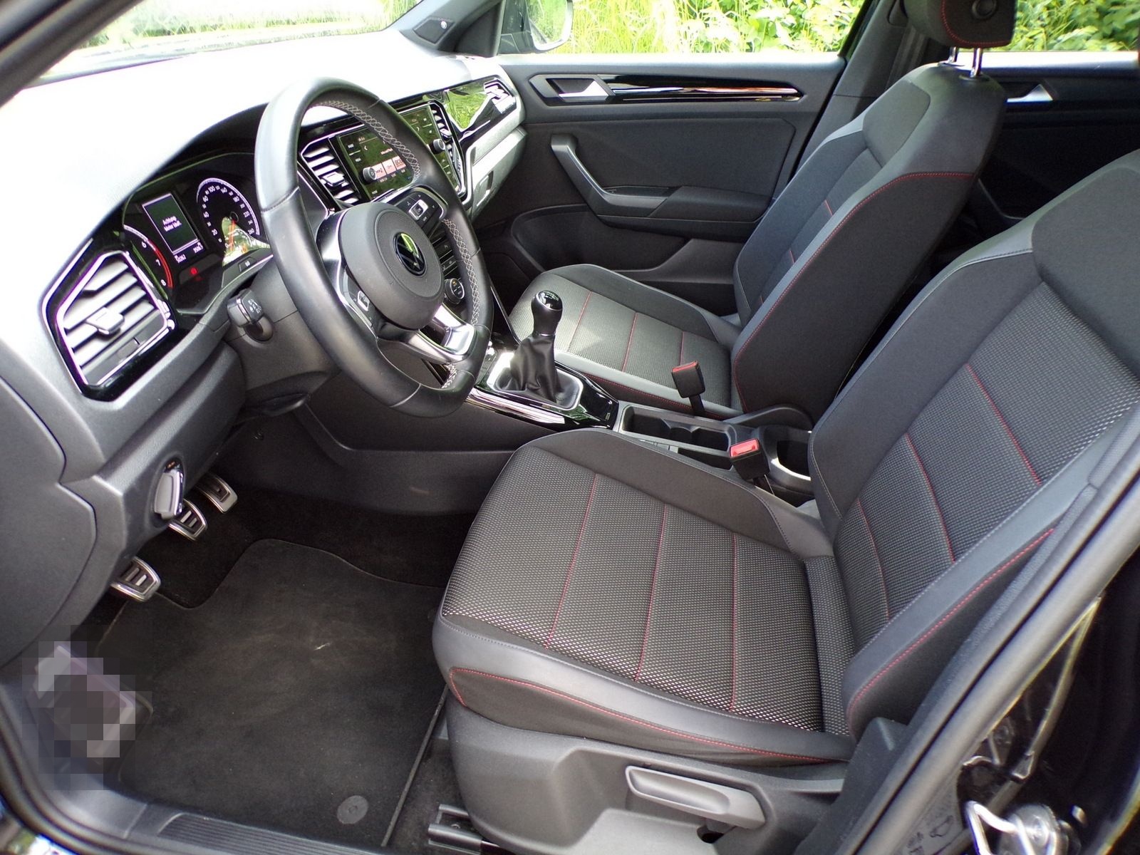 Volkswagen T-ROC 1.5 TSI SPORT / BLACK STYLE+BEATS AUDIO foto 11