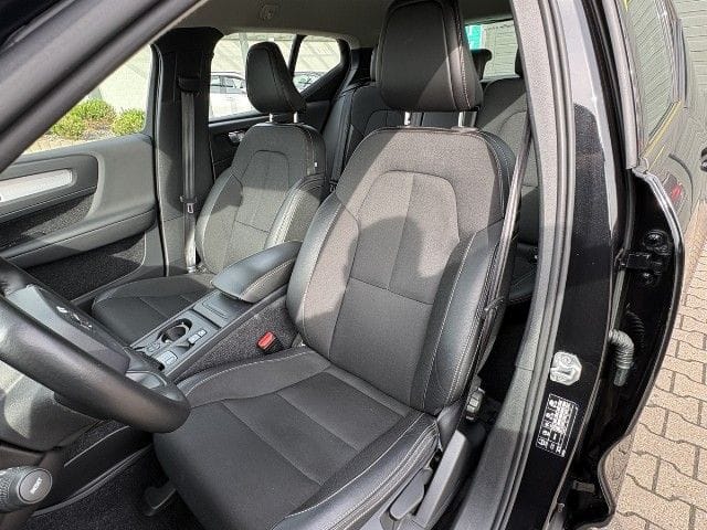 Volvo XC40 2WD Momentum Pro Navi R.Cam SHZ LED foto 11