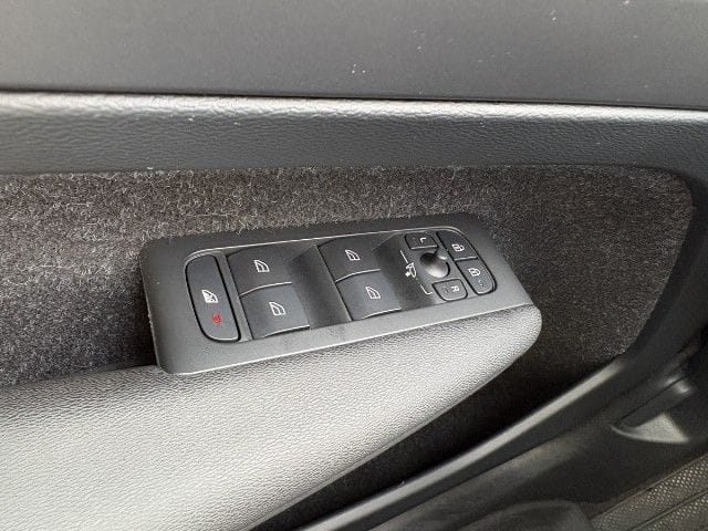 Volvo XC40 2WD Momentum Pro Navi R.Cam SHZ LED foto 24