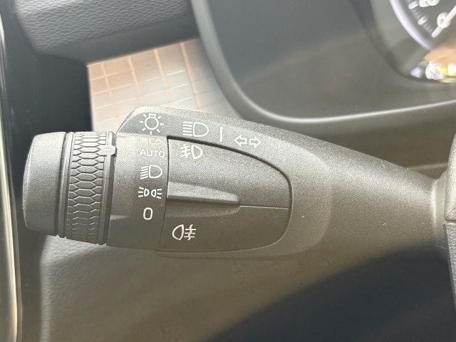 Volvo XC40 2WD Momentum Pro Navi R.Cam SHZ LED foto 25
