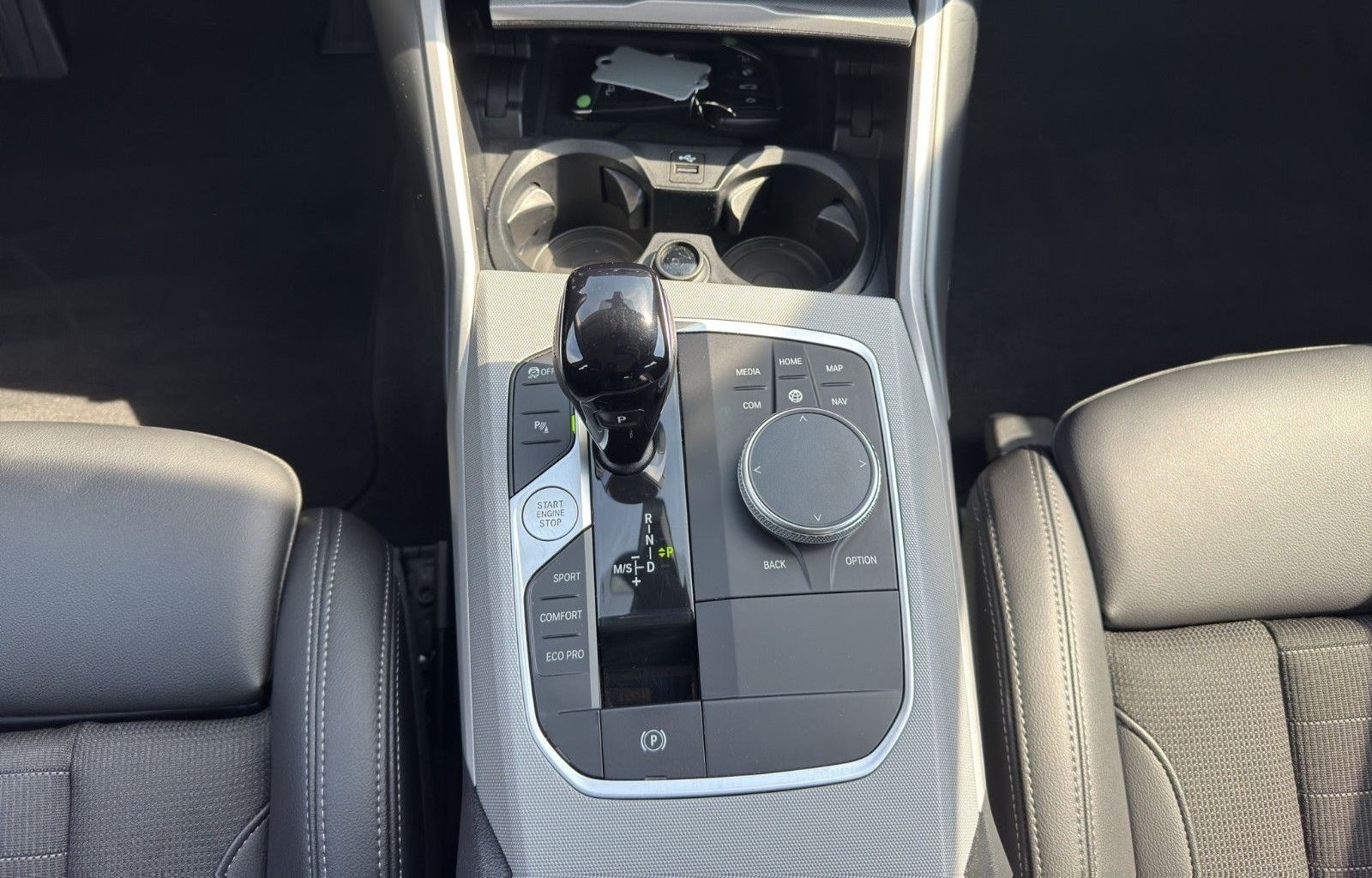 BMW 318 d Touring Automatik*LCProff*LED*Sport*APP* foto 15