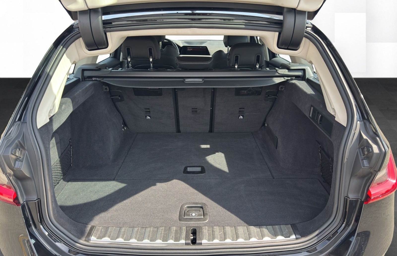 BMW 318 d Touring Automatik*LCProff*LED*Sport*APP* foto 20