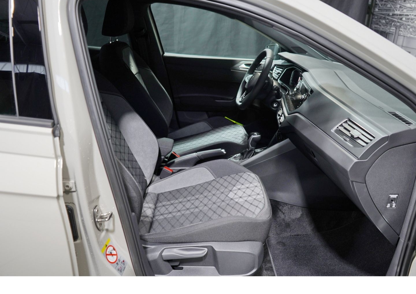 Volkswagen Polo R-Line 1.0 TSI OPF DSG IQ.DRIVE Rückfahrkam foto 5
