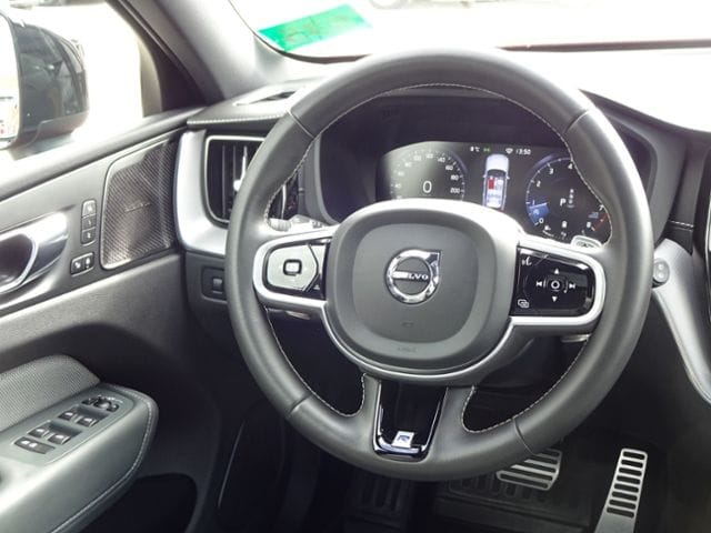 Volvo XC60 B5 R Design AWD Luftfw ACC HUD Standhz PANO foto 12