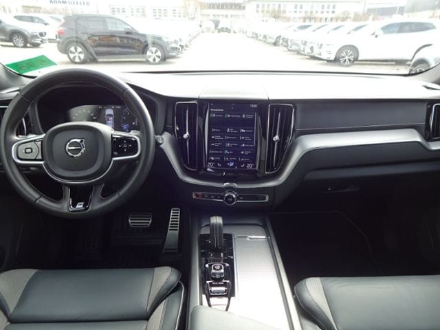 Volvo XC60 B5 R Design AWD Luftfw ACC HUD Standhz PANO foto 3
