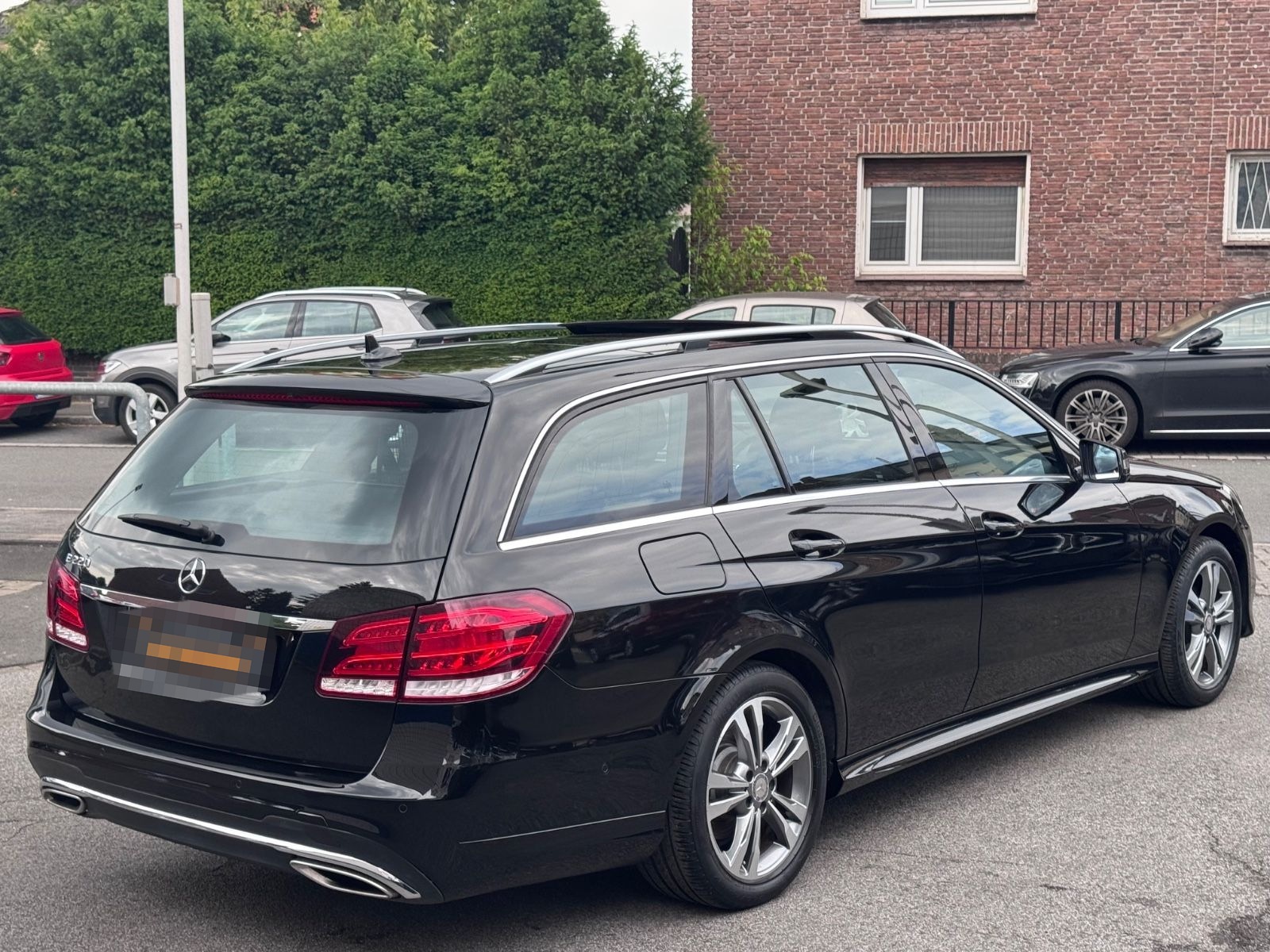 Mercedes-Benz E 220 BlueTec 4Matic AMG-LINE,LEDER,VOLL,EURO6 foto 2