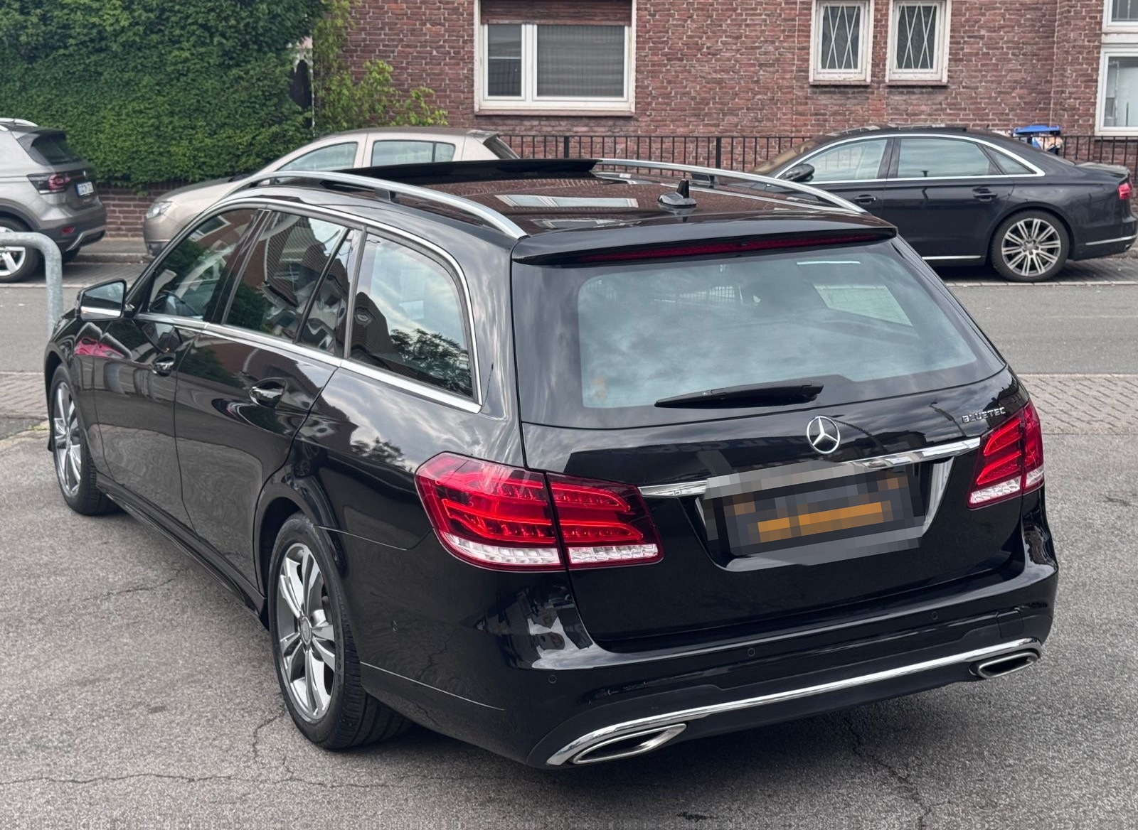 Mercedes-Benz E 220 BlueTec 4Matic AMG-LINE,LEDER,VOLL,EURO6 foto 4