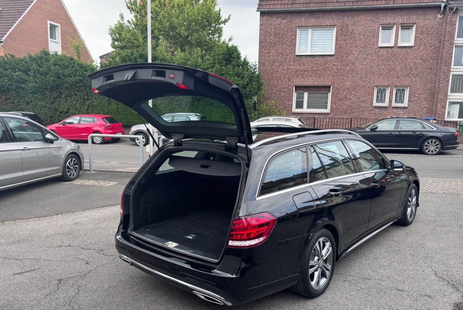 Mercedes-Benz E 220 BlueTec 4Matic AMG-LINE,LEDER,VOLL,EURO6 foto 5