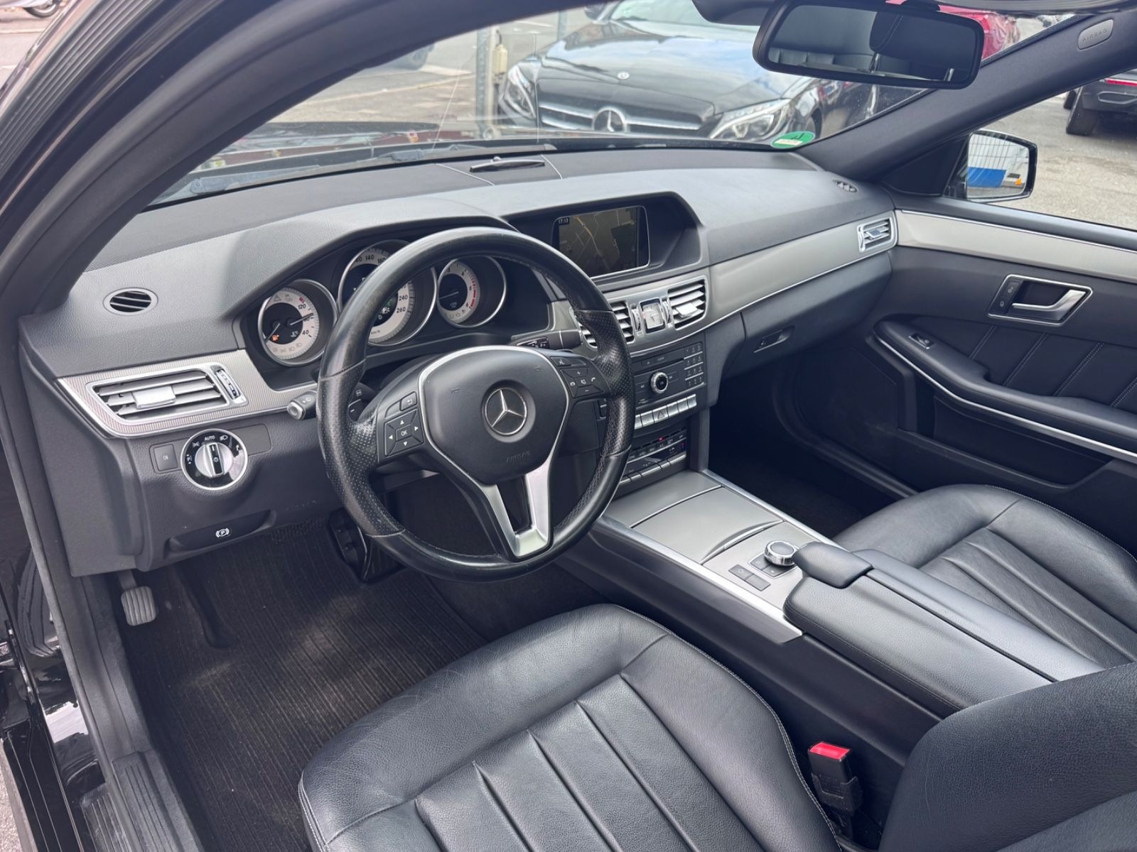 Mercedes-Benz E 220 BlueTec 4Matic AMG-LINE,LEDER,VOLL,EURO6 foto 6