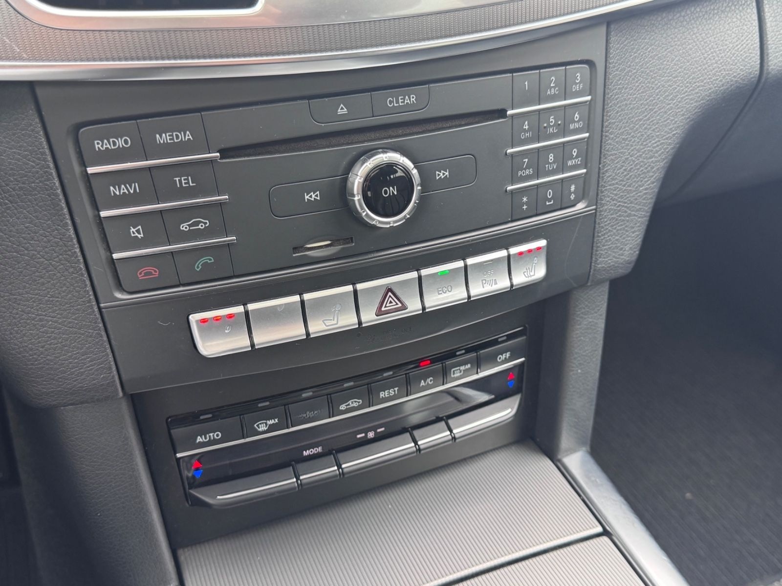 Mercedes-Benz E 220 BlueTec 4Matic AMG-LINE,LEDER,VOLL,EURO6 foto 8