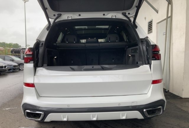 BMW X5 40i M-Sport 20'' AHK ICONIC Pano H/K HUD Memo foto 16