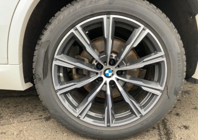BMW X5 40i M-Sport 20'' AHK ICONIC Pano H/K HUD Memo foto 6