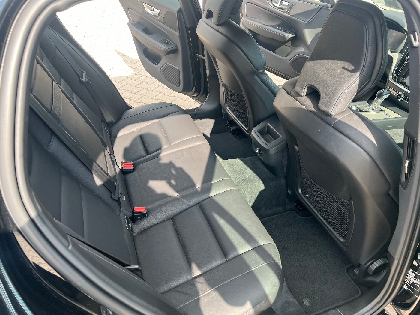 Volvo V60 Kombi D4 Inscription *LED Navi Leder AHK SHZ foto 16