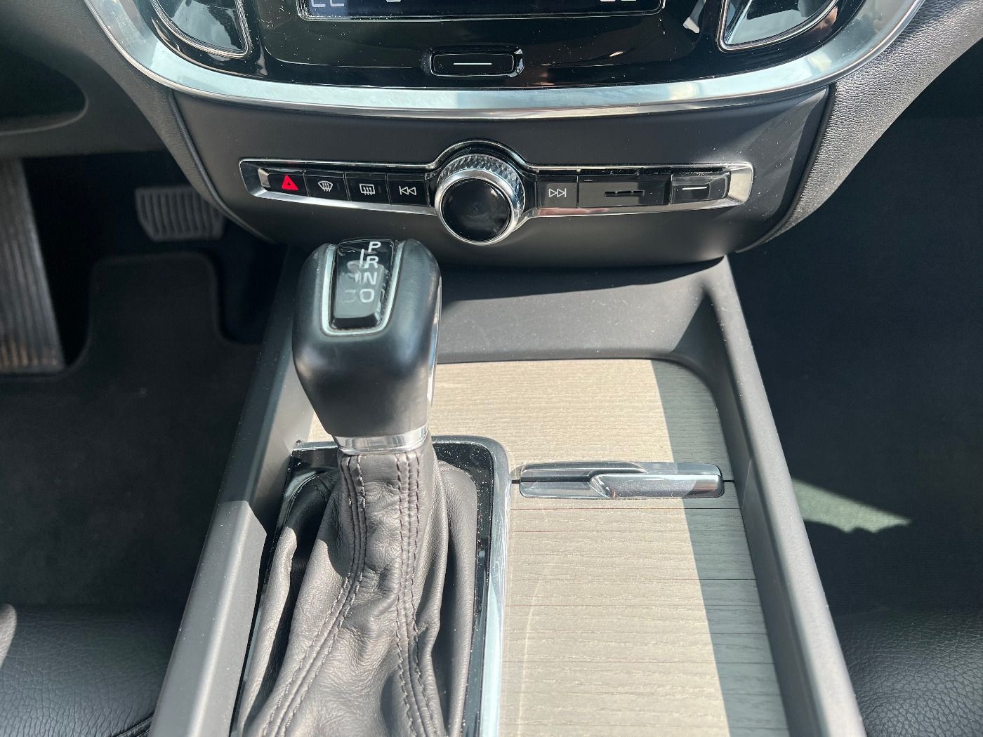 Volvo V60 Kombi D4 Inscription *LED Navi Leder AHK SHZ foto 25