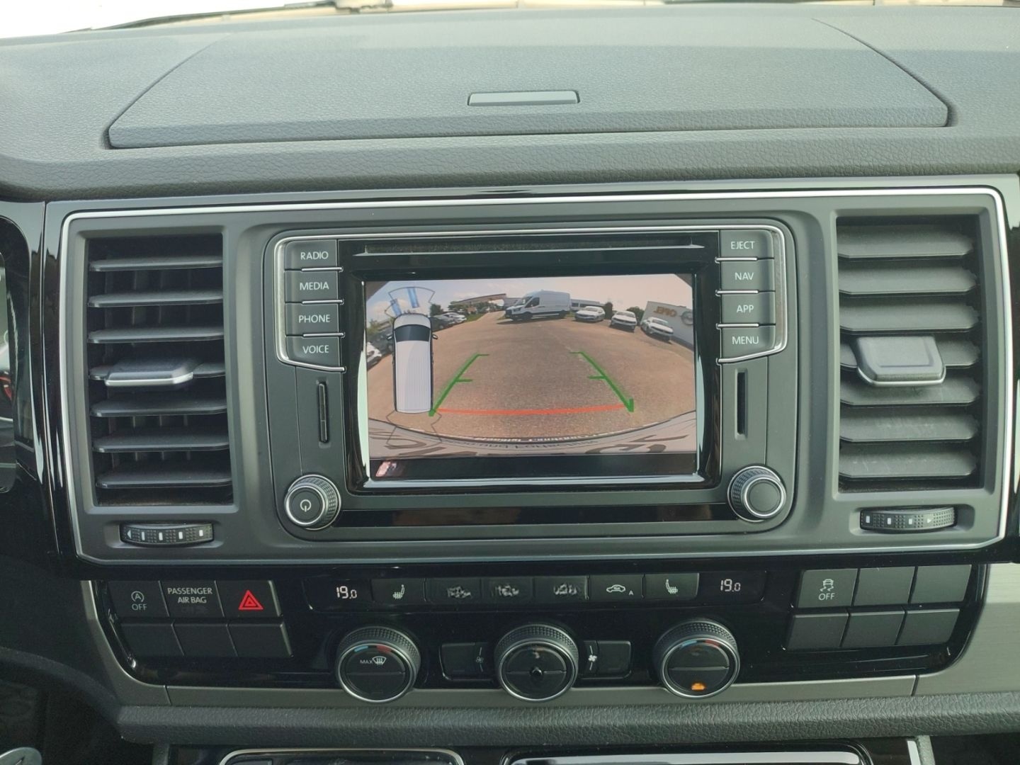 Volkswagen T6.1 Multivan Comfortl AWD 4Motion 7-Sitz AHK Na foto 11