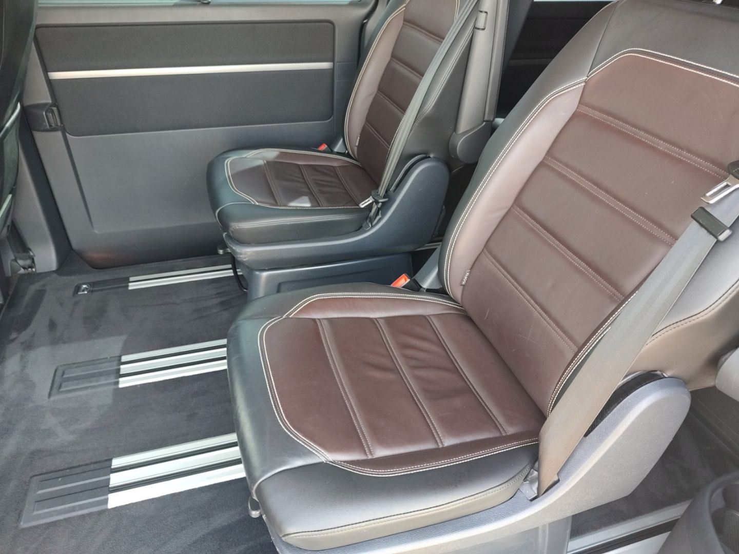 Volkswagen T6.1 Multivan Comfortl AWD 4Motion 7-Sitz AHK Na foto 12