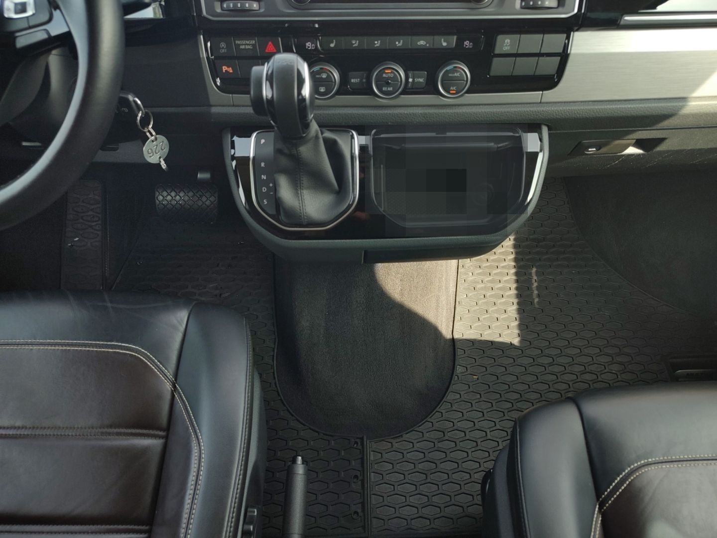 Volkswagen T6.1 Multivan Comfortl AWD 4Motion 7-Sitz AHK Na foto 14