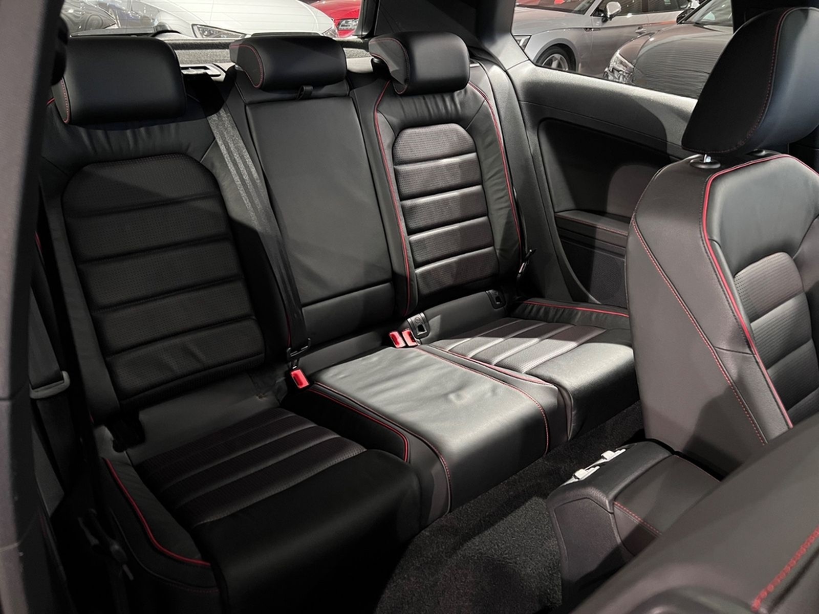 Volkswagen Golf 2.0 TSI DSG GTI Performance AHK PANO LEDER foto 17