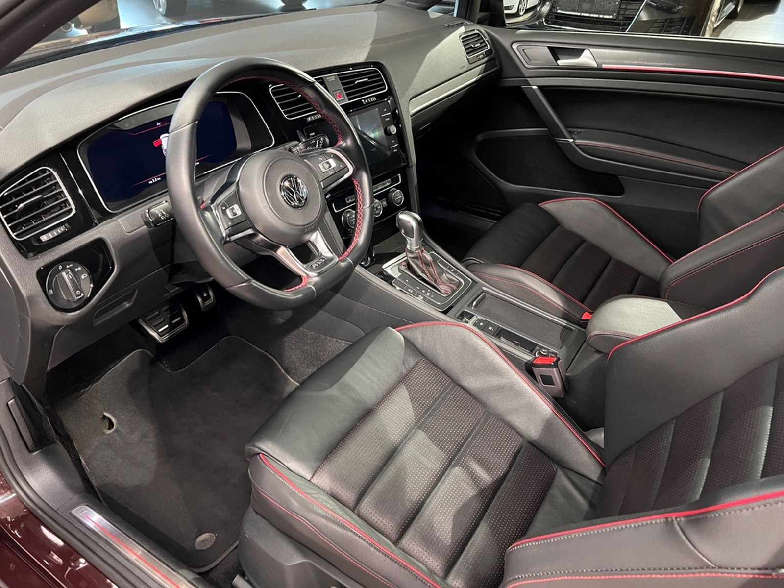 Volkswagen Golf 2.0 TSI DSG GTI Performance AHK PANO LEDER foto 19
