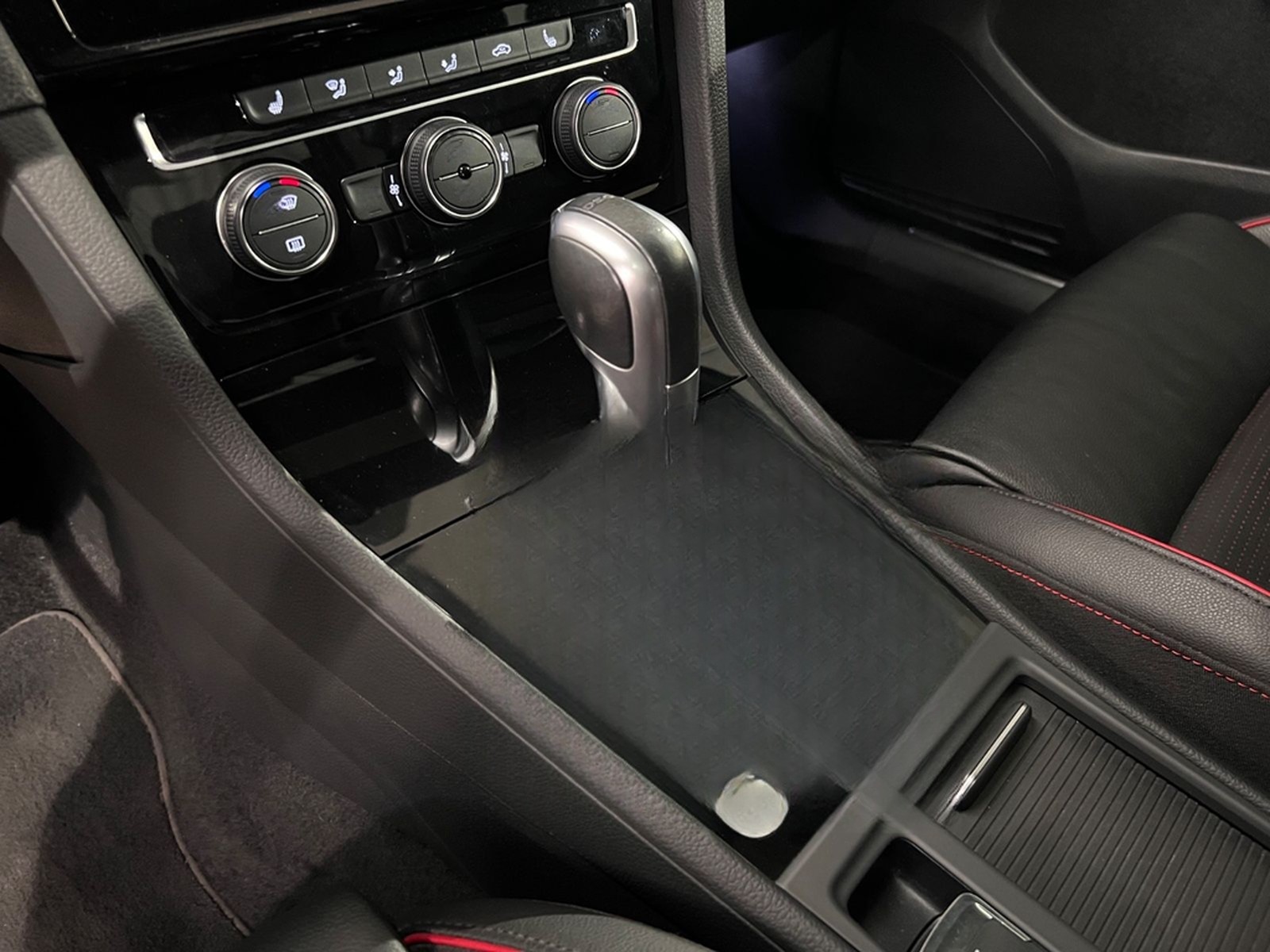 Volkswagen Golf 2.0 TSI DSG GTI Performance AHK PANO LEDER foto 25