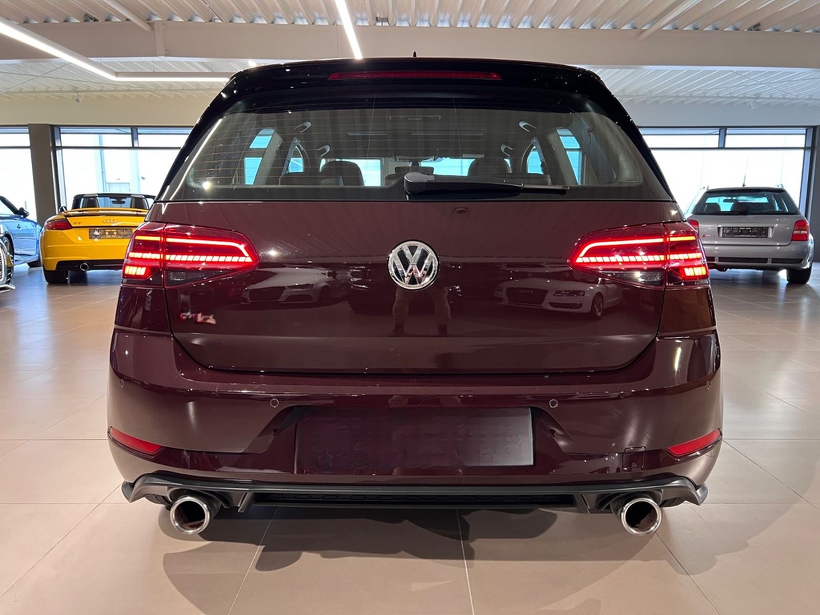 Volkswagen Golf 2.0 TSI DSG GTI Performance AHK PANO LEDER foto 7