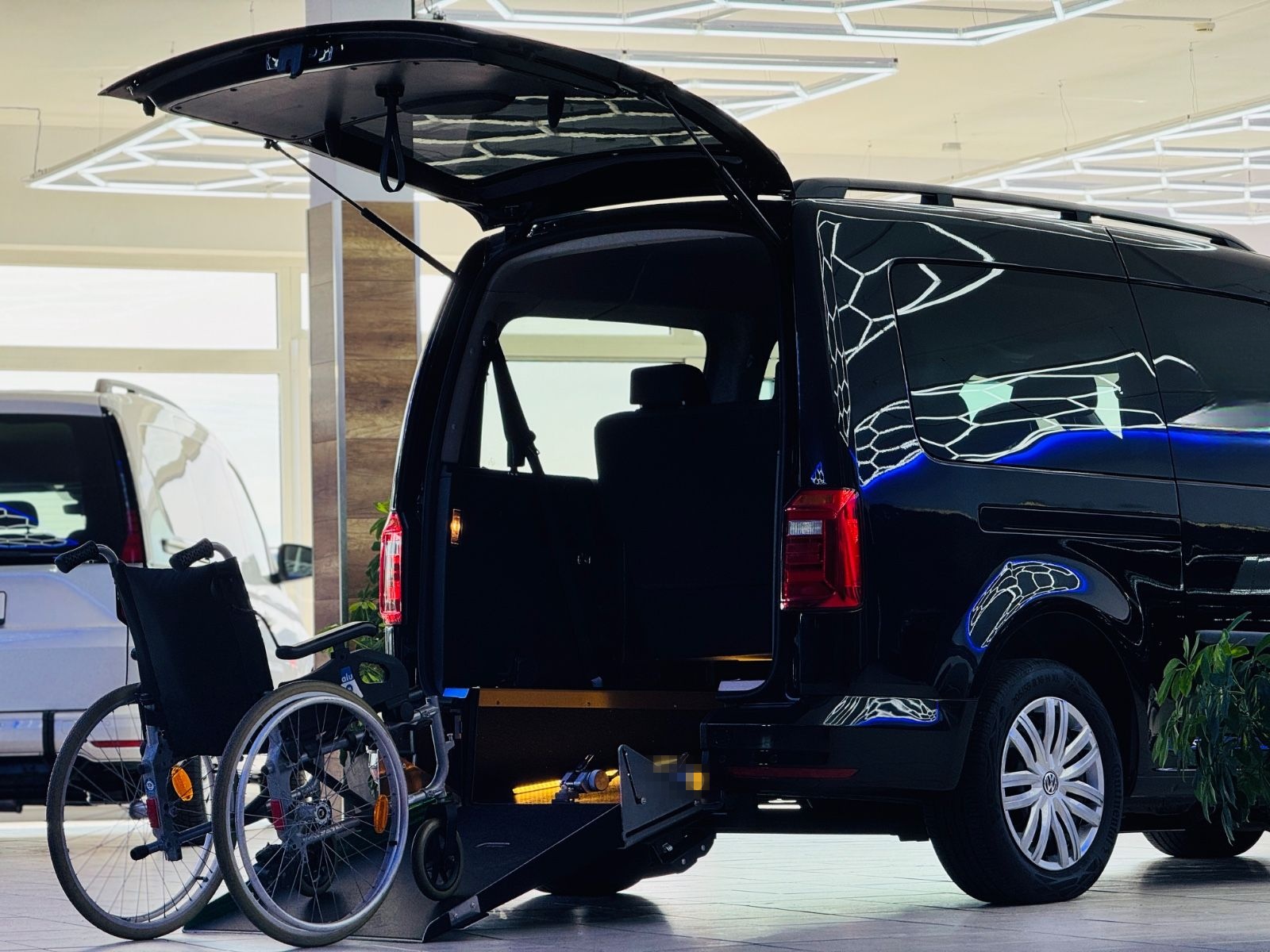 Volkswagen Caddy DSG-Maxi-Behindertengerecht-Rampe- foto 12