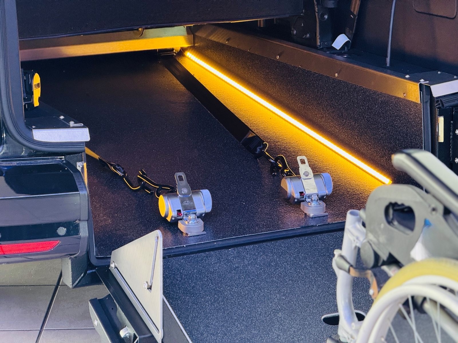 Volkswagen Caddy DSG-Maxi-Behindertengerecht-Rampe- foto 8