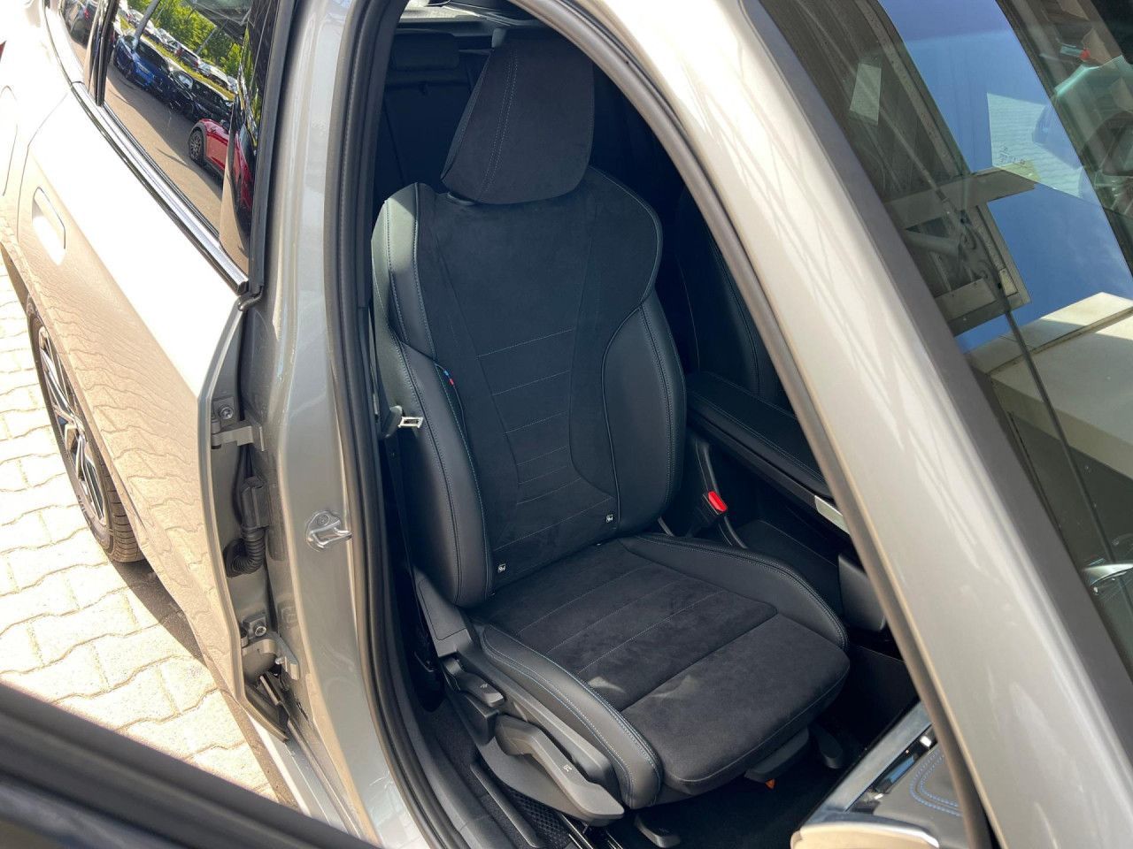 BMW X1 xDrive 20dA M SPORT LiveCo,AdLED,AHK,Kamera foto 14