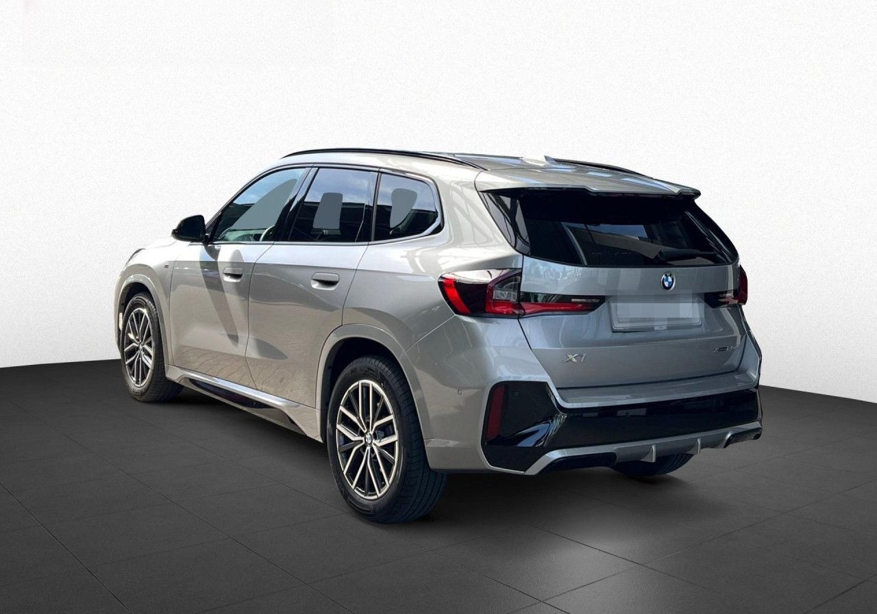 BMW X1 xDrive 20dA M SPORT LiveCo,AdLED,AHK,Kamera foto 6