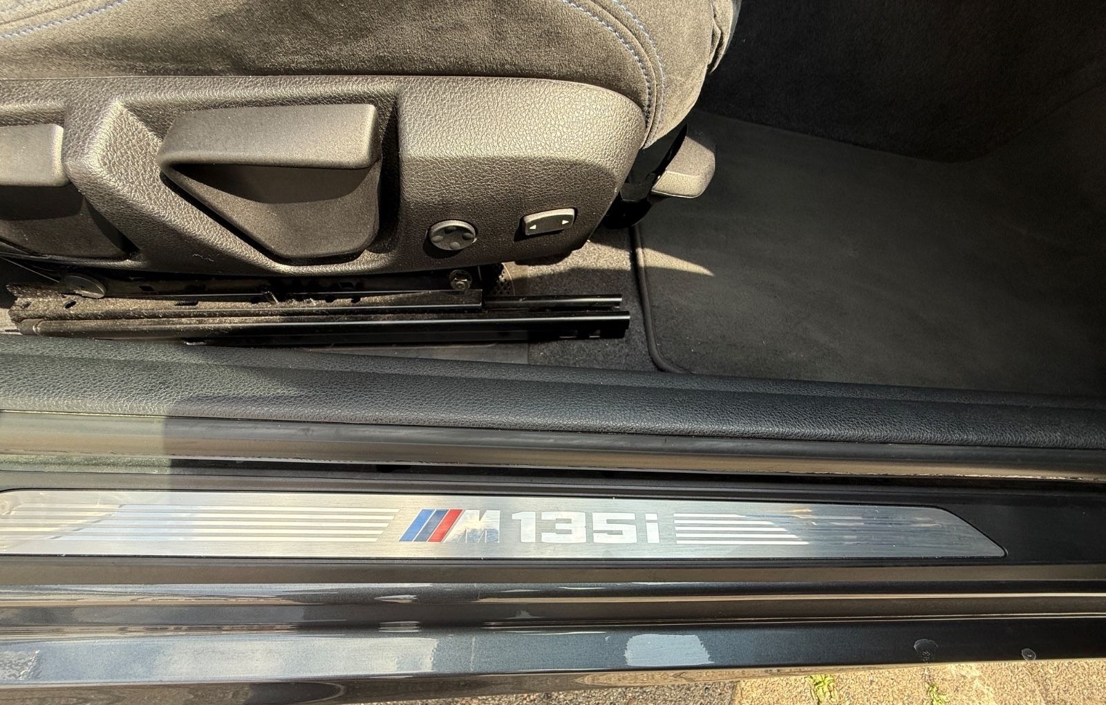 BMW M135 i xDrive M-PAKET/TÜV NEU/TOP ZUSTAND foto 21