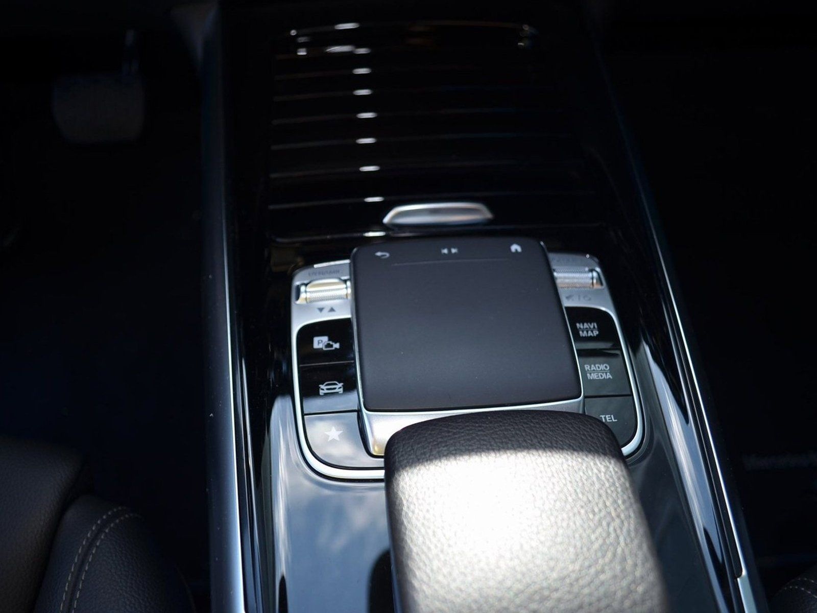 Mercedes-Benz B 180 d PROGRESSIVE NAVI LED PTS MBUX 6d-TEMP foto 14