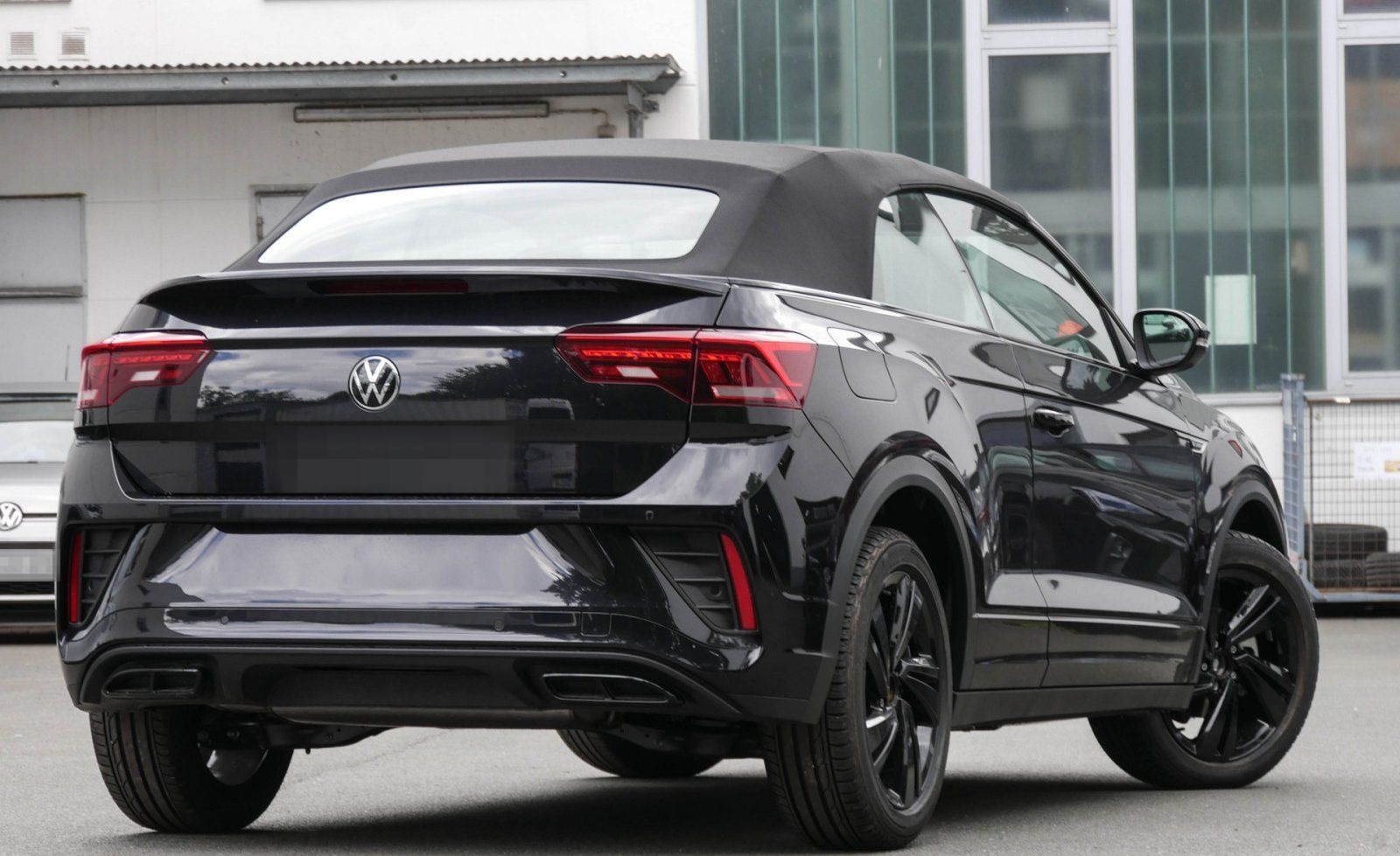 Volkswagen T-Roc Cabriolet R-Line 1.5 TSI 150 PS DSG Navi foto 2