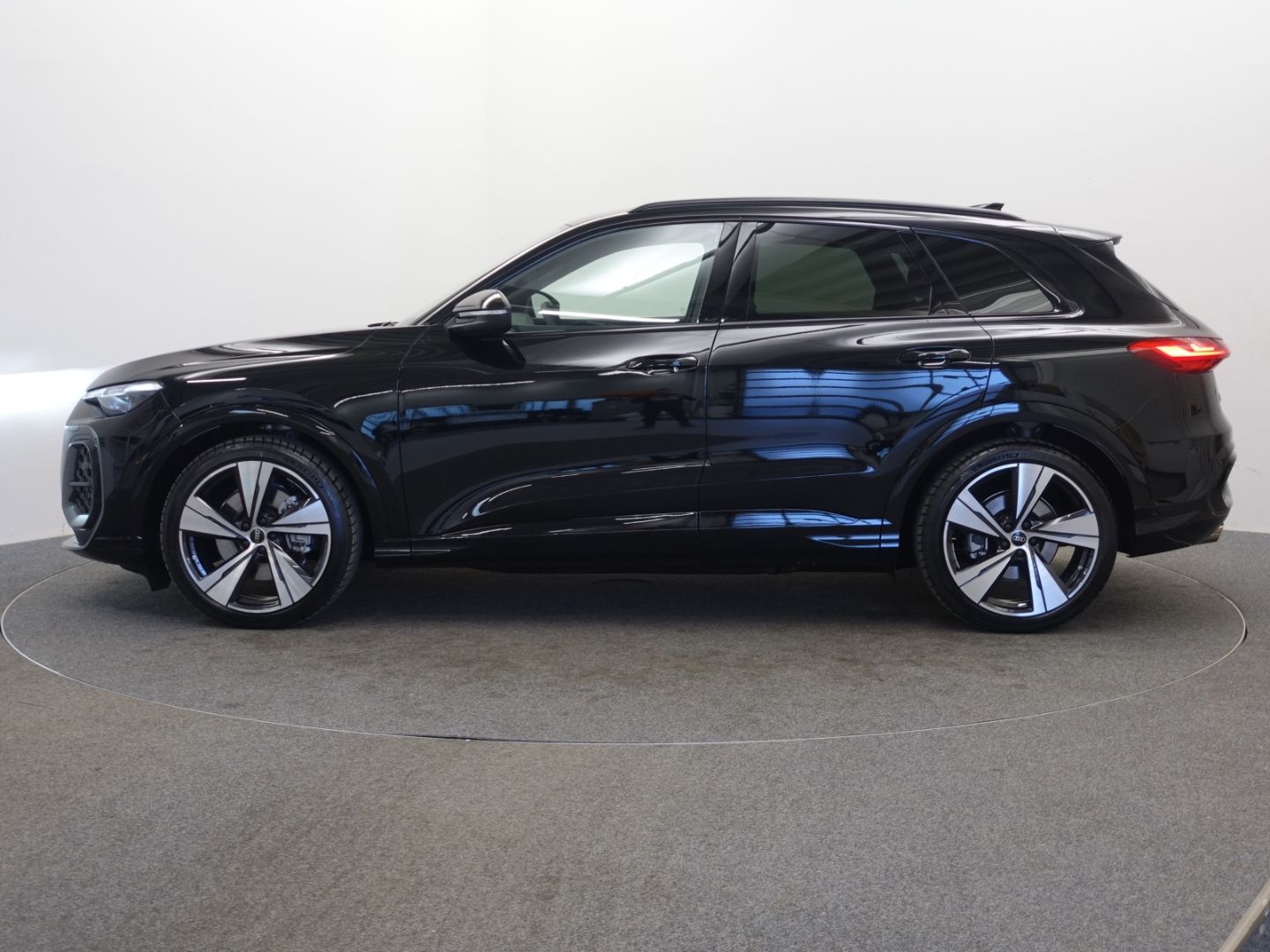 Audi Q5 2.0 TDI quattro s-tronic edition one s-line T foto 4