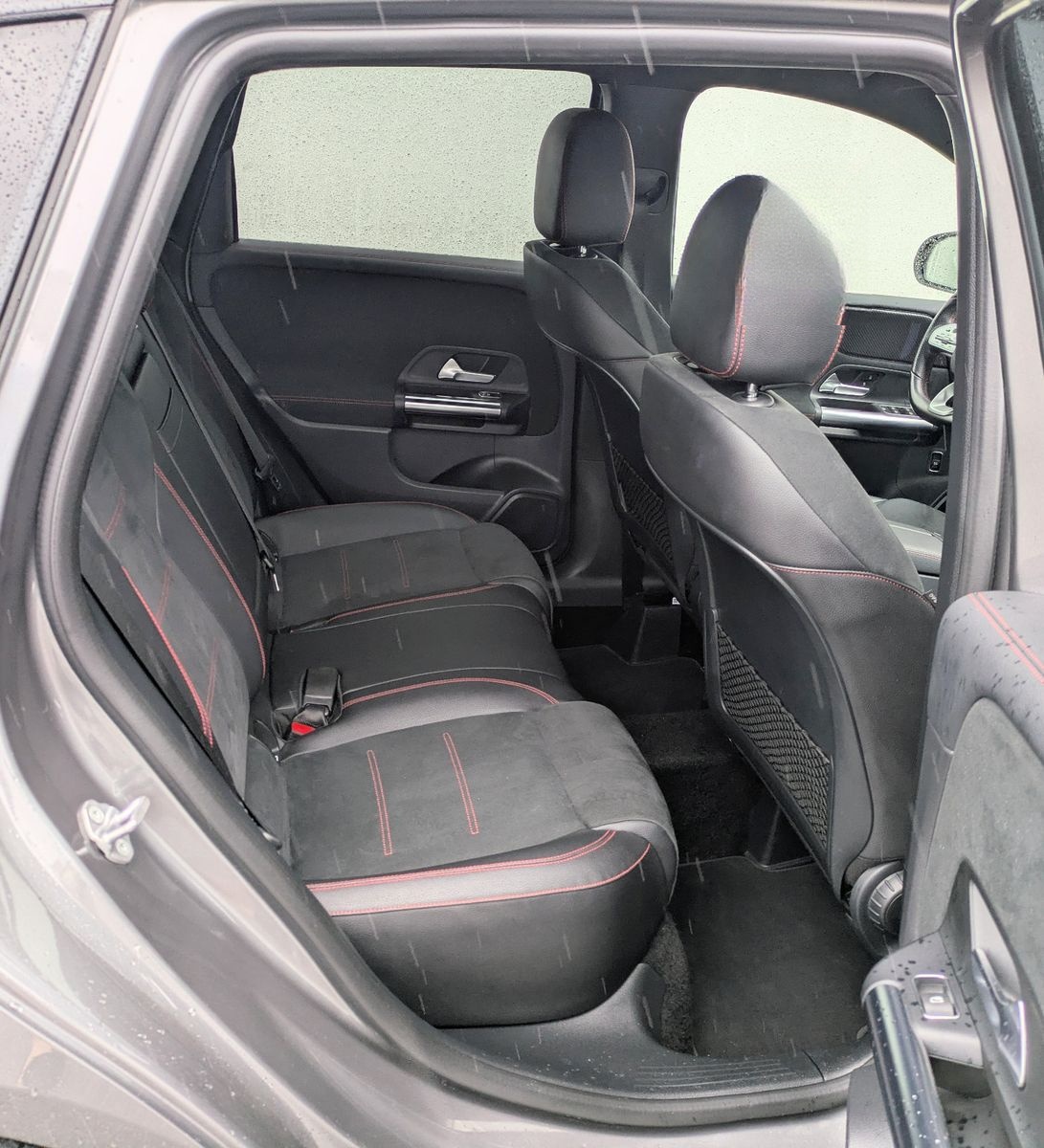 Mercedes-Benz B 180 d AMG PDC Kamera Alcantara foto 10