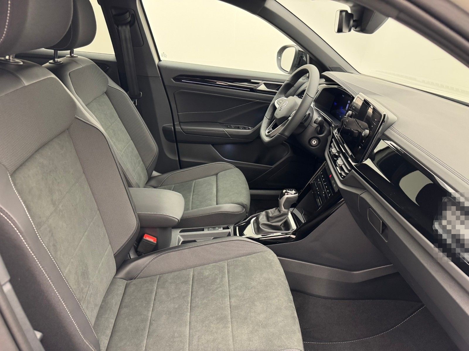 Volkswagen T-Roc 1.5 TSI DSG R-Line BlackBusiness IQ.Drive foto 3