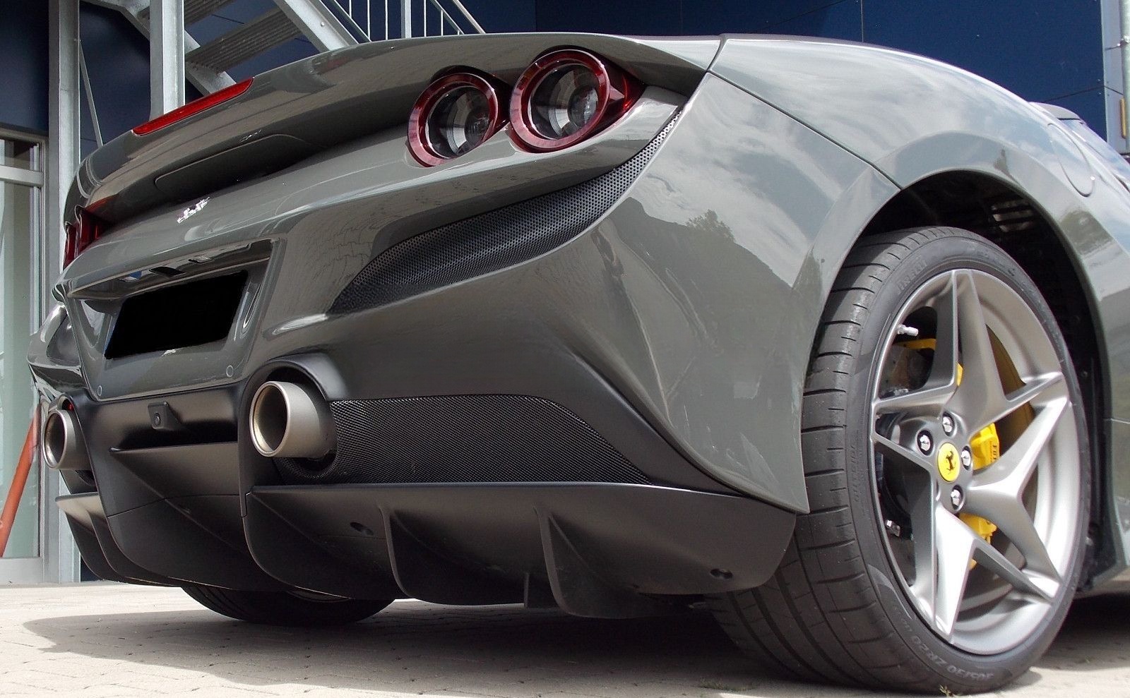 Ferrari F8 Spider Carbon / Lift / Racing Seats foto 15