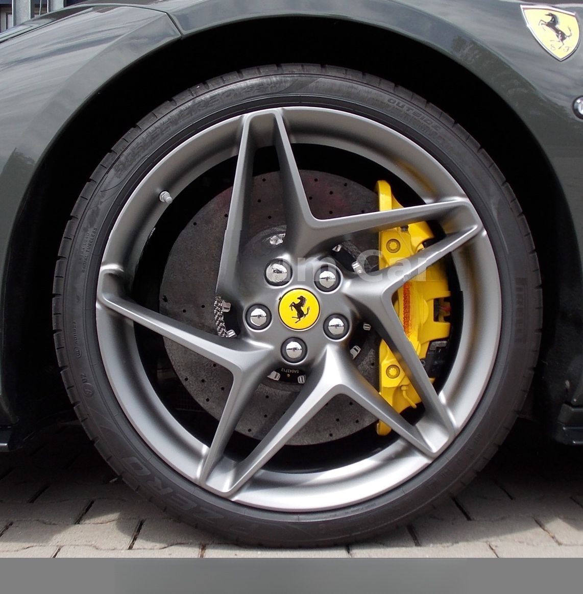 Ferrari F8 Spider Carbon / Lift / Racing Seats foto 16