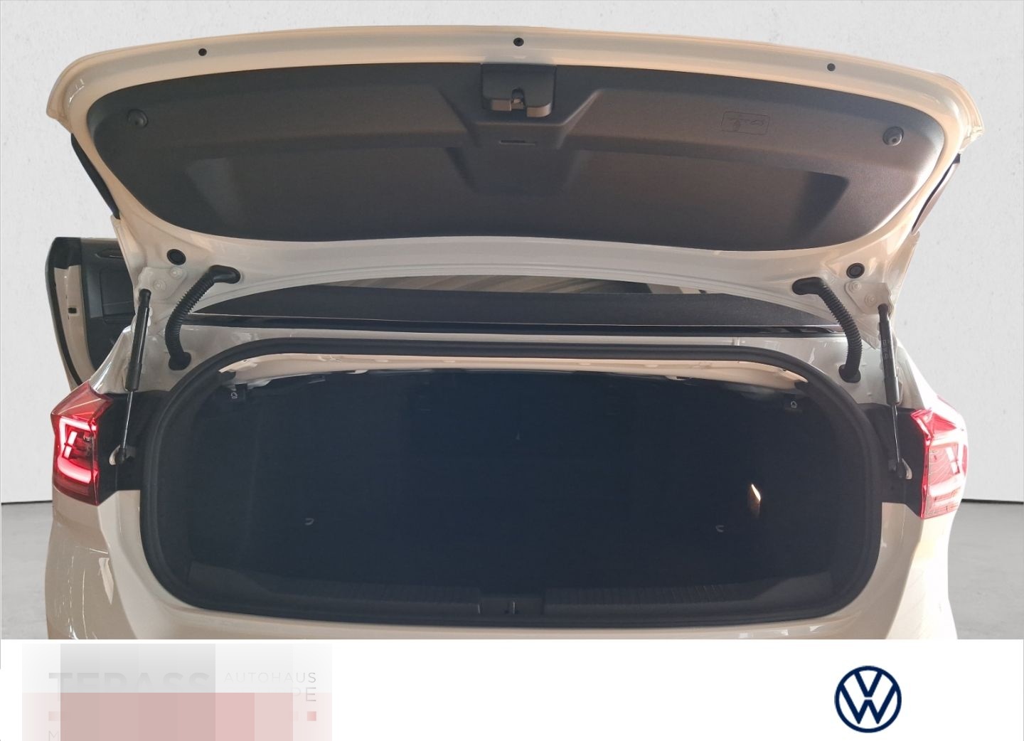 Volkswagen T-Roc Cabriolet 1.5 TSI R-Line NAVI IQ BLACK foto 13