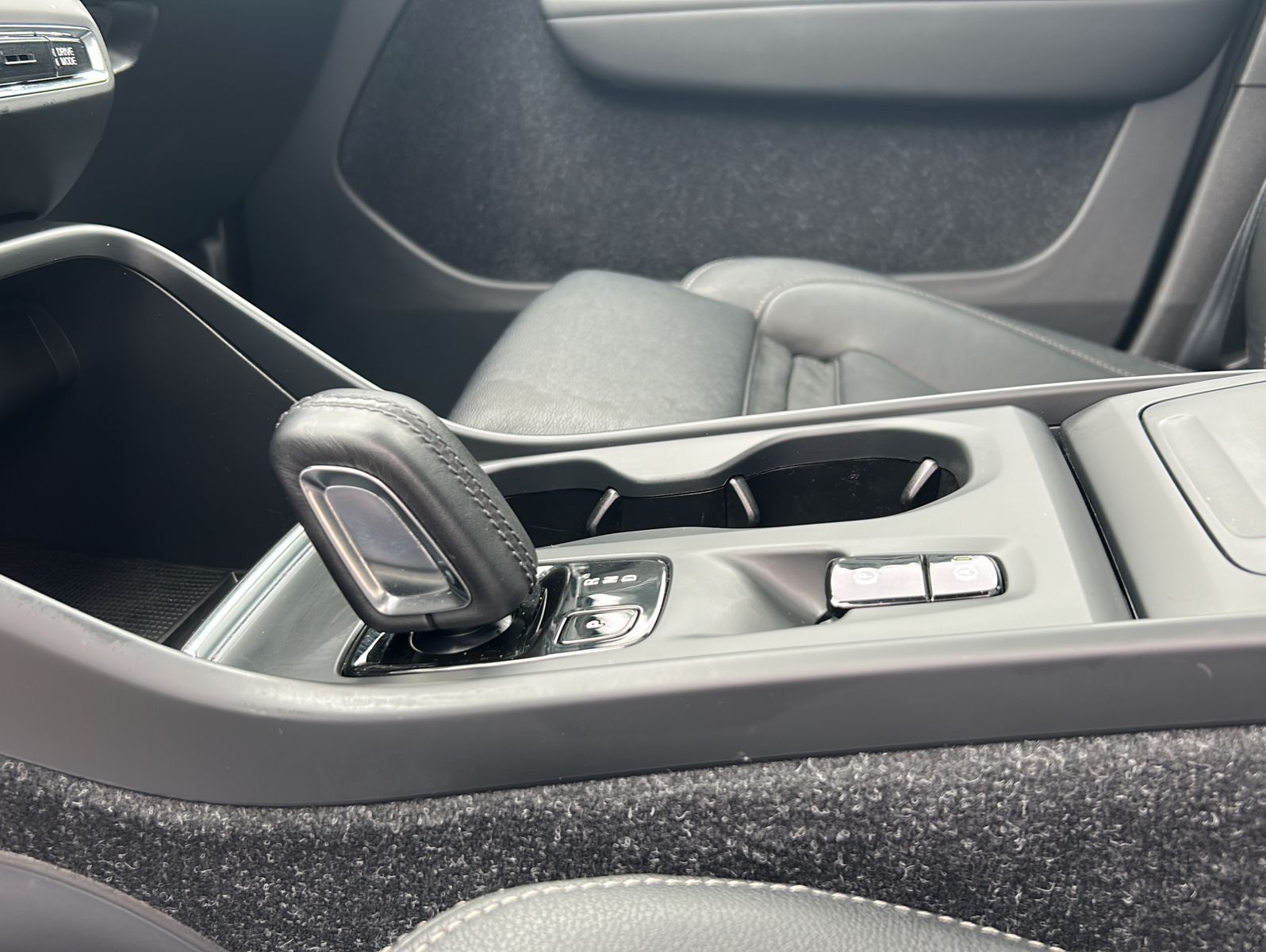 Volvo XC40 D3 Geartronic Momentum Pro  foto 13