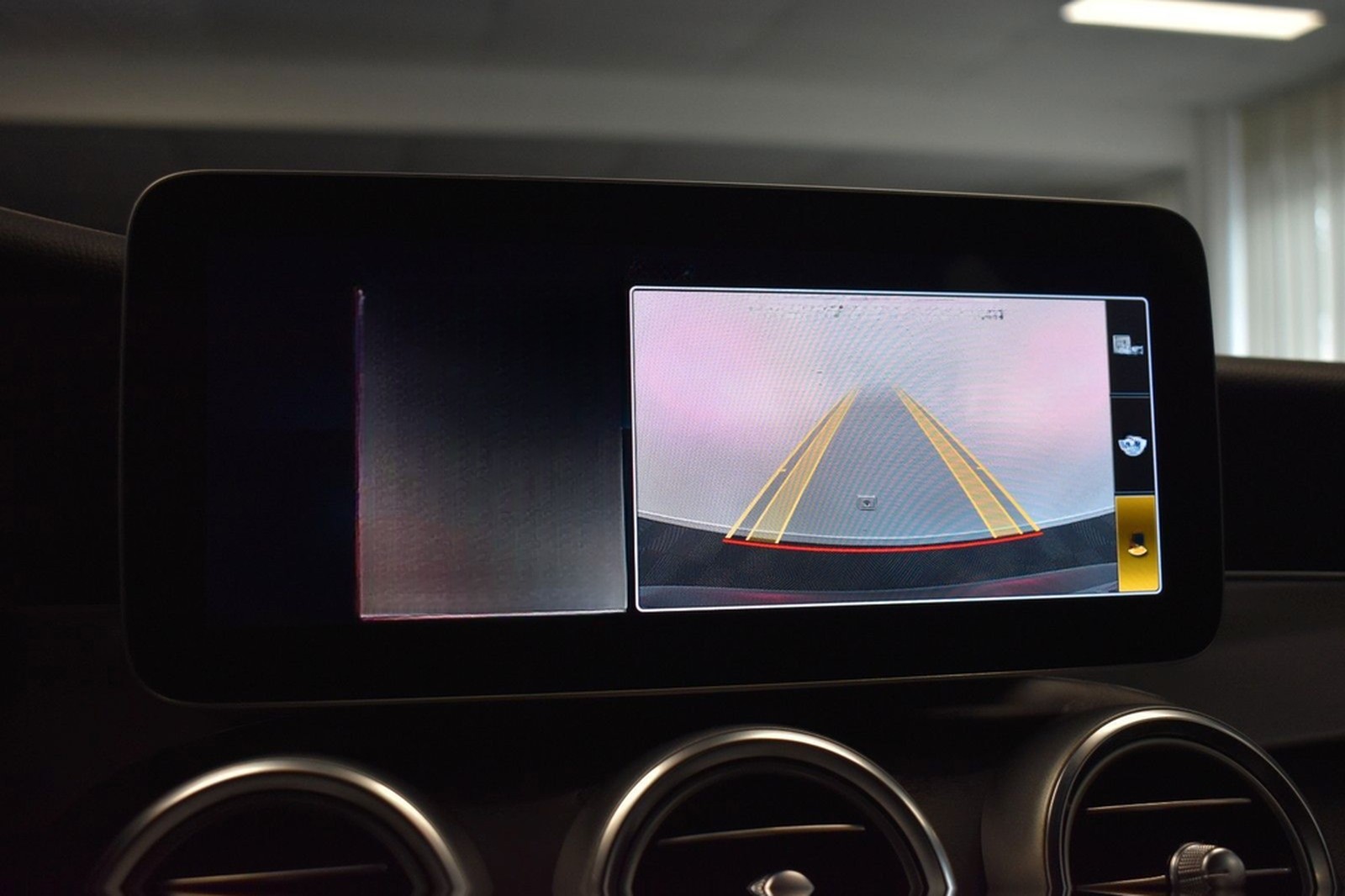 Mercedes-Benz C 200 T AMG-LINE *M-BEAM *KAMERA *VIRTUAL *CARPL foto 18