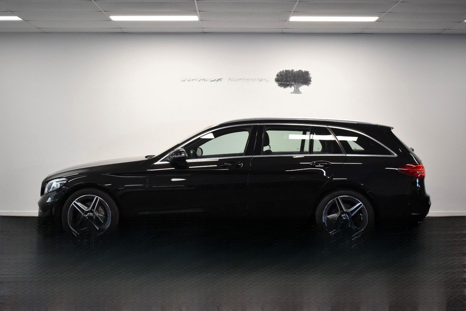 Mercedes-Benz C 200 T AMG-LINE *M-BEAM *KAMERA *VIRTUAL *CARPL foto 7