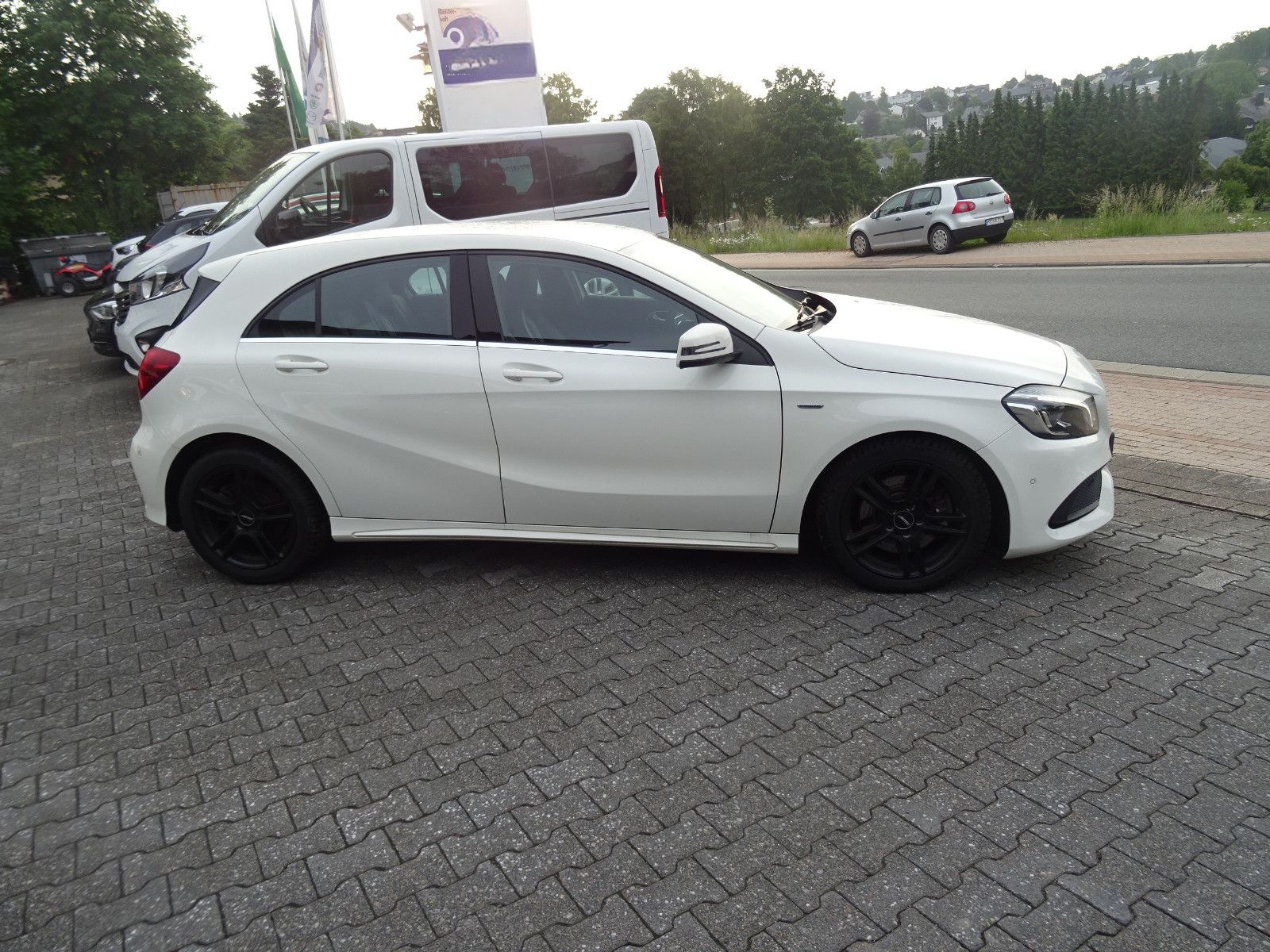 Mercedes-Benz A 220 A -Klasse/ d BlueEfficiency foto 4