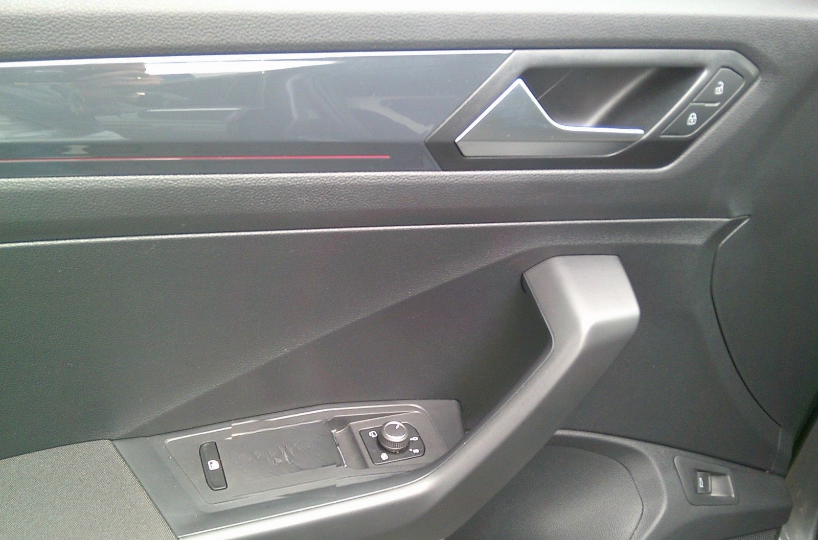 Volkswagen T-Roc DSG Sport 4Motion  2.HAND,NAVI,LED,SHZ foto 10