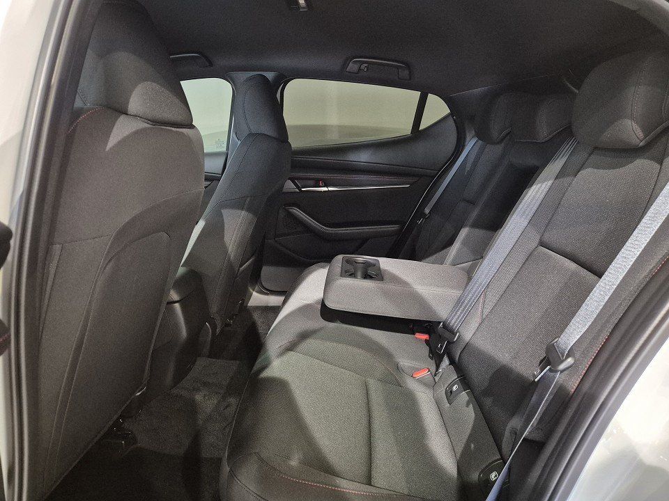 Mazda 3 5HB 2.5L e-SKYACTIV G 140ps 6MT FWD Homura foto 6