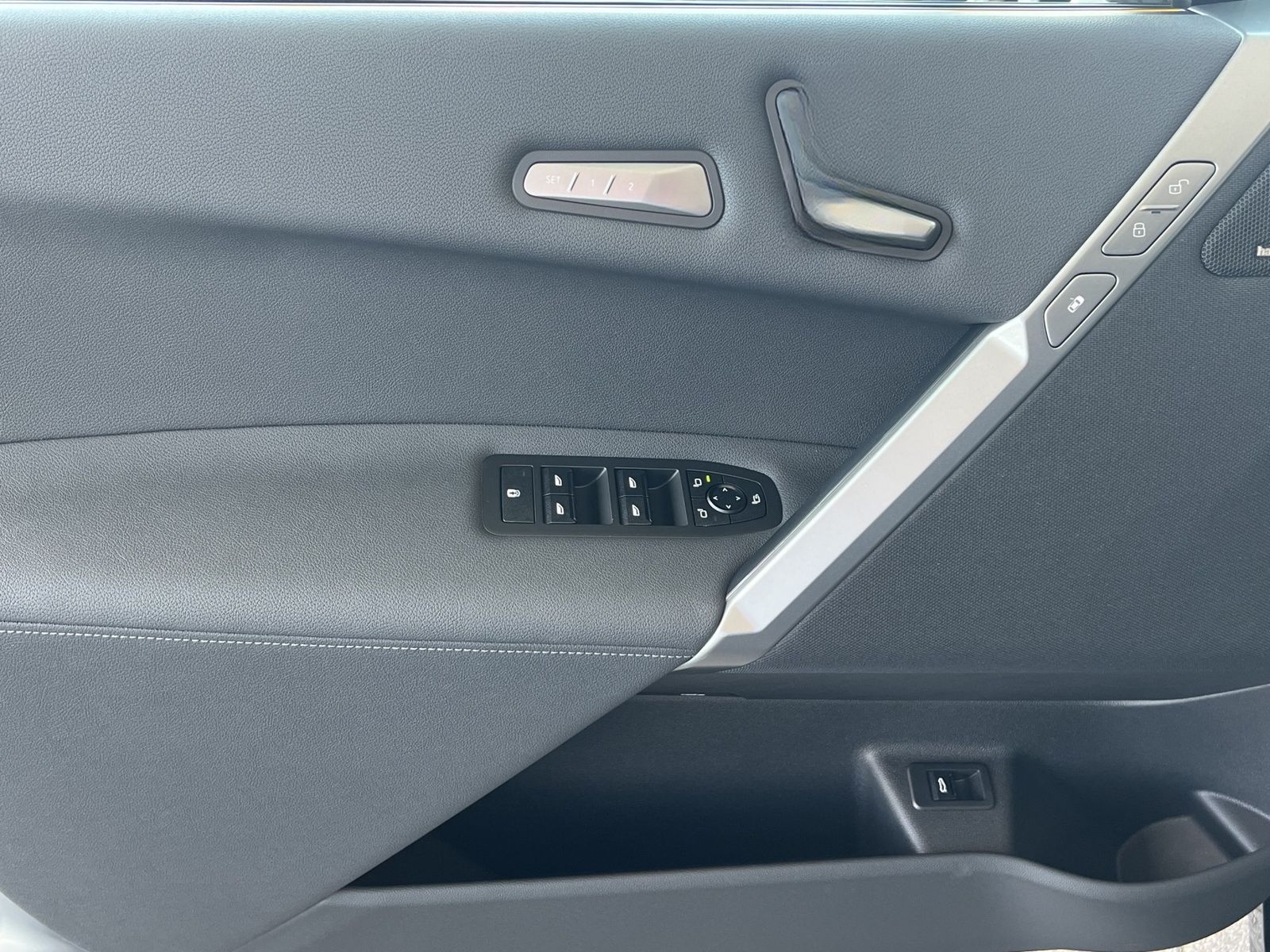 BMW iX xDrive60 M-Sport-Pro 360° Autobahnassist SkyL foto 14