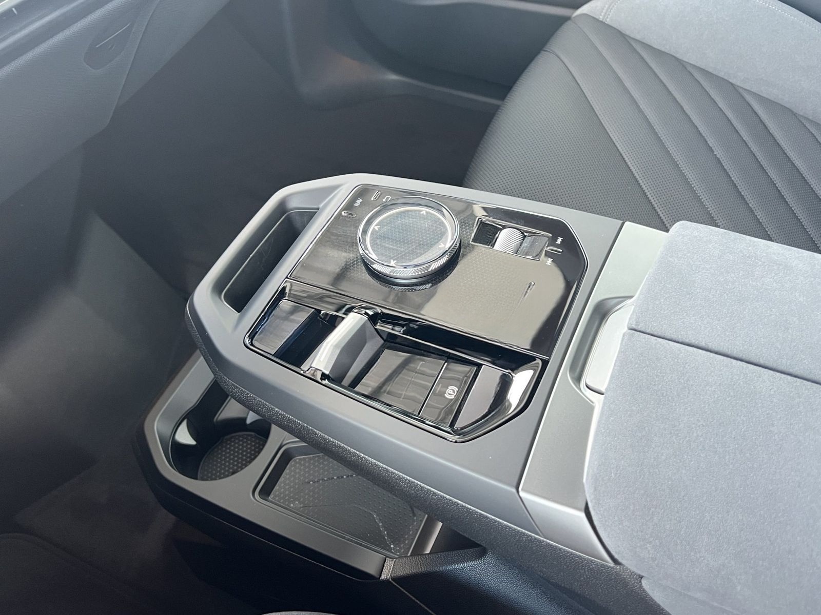 BMW iX xDrive60 M-Sport-Pro 360° Autobahnassist SkyL foto 9