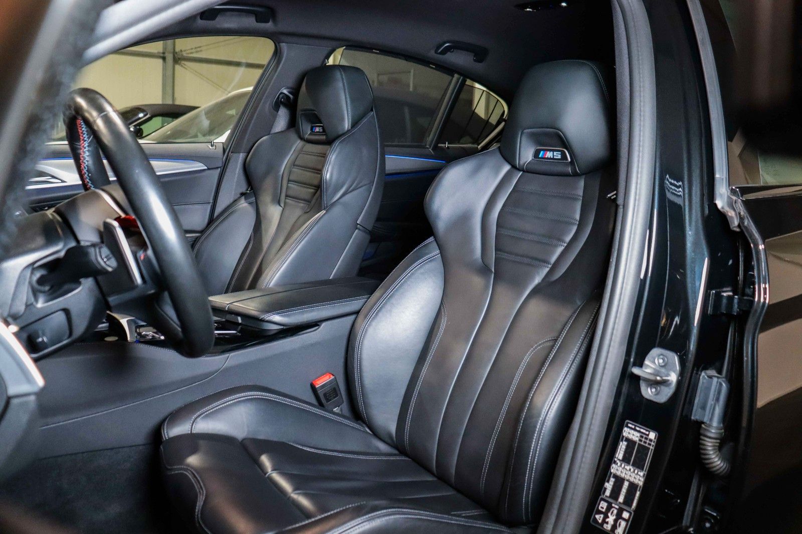 BMW M5 MSITZE*CARBON*B&W*360°*LASER*AHK*MSPORTAGA foto 12