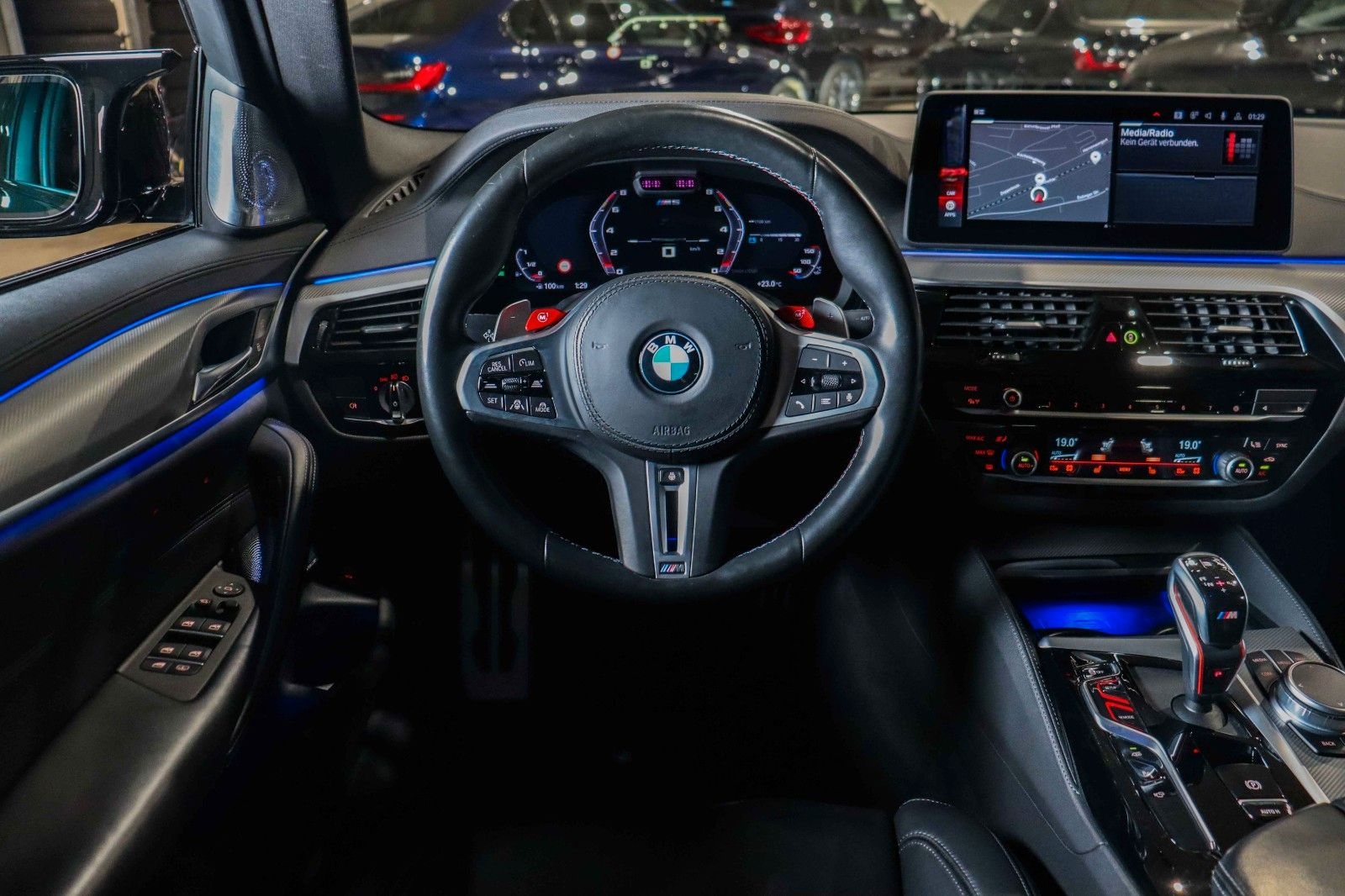 BMW M5 MSITZE*CARBON*B&W*360°*LASER*AHK*MSPORTAGA foto 13
