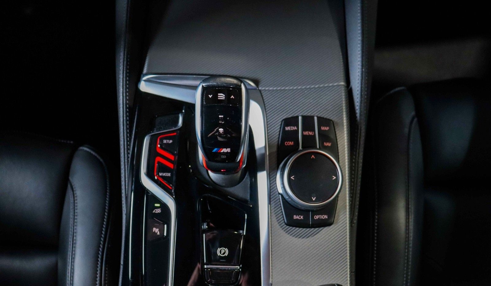 BMW M5 MSITZE*CARBON*B&W*360°*LASER*AHK*MSPORTAGA foto 23