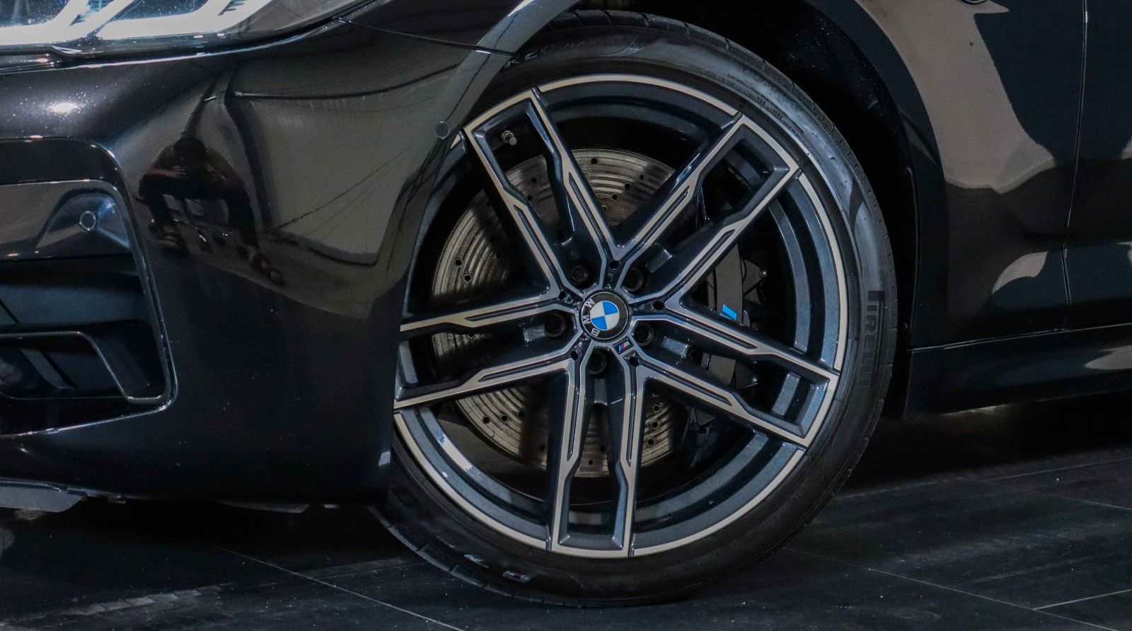 BMW M5 MSITZE*CARBON*B&W*360°*LASER*AHK*MSPORTAGA foto 6